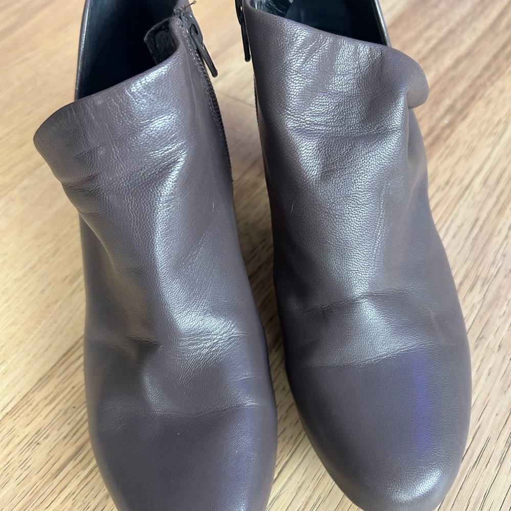 Elegant Women's Leather Ankle Boots